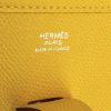 Bolso de mano Hermes Evelyne modelo pequeño en cuero epsom amarillo - Detail D3 thumbnail