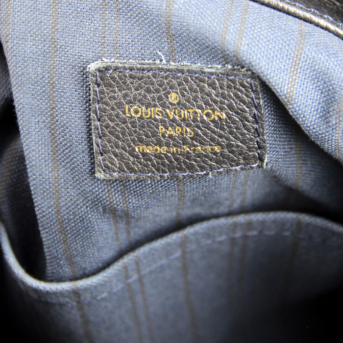 Louis Vuitton small model handbag in blue monogram leather - Detail D3