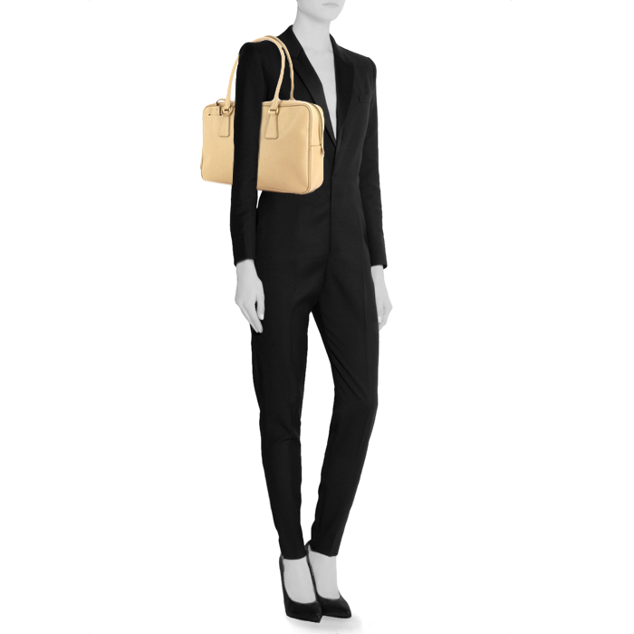Prada Bauletto Handbag in beige leather saffiano - Detail D1