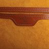 Louis Vuitton sac à dos Gobelins - Backpack en cuir épi marron - Detail D3 thumbnail
