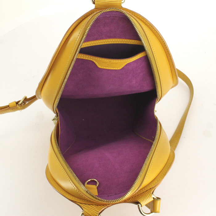 Louis Vuitton Mabillon backpack in yellow epi leather - Detail D2