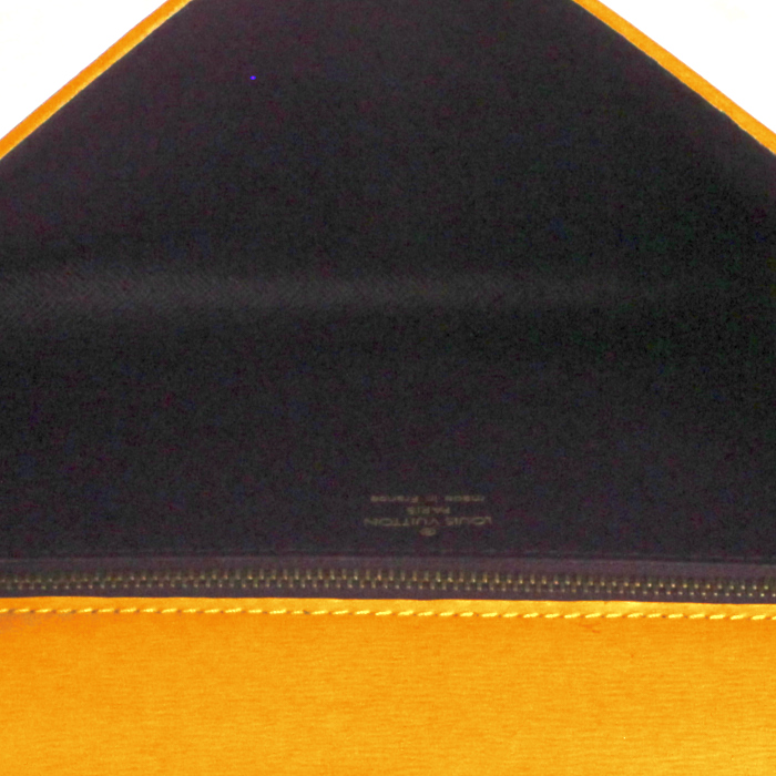 Borsa/pochette Louis Vuitton in pelle Epi gialla - Detail D2