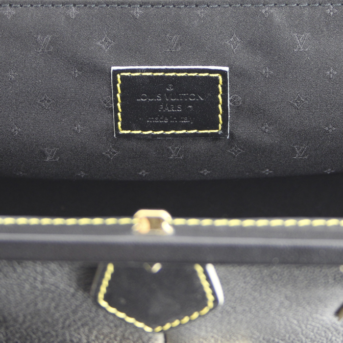 Louis Vuitton L'Ingénieux handbag in black suhali leather - Detail D3