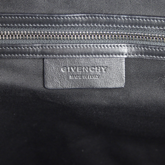 Givenchy handbag in beige leather - Detail D4