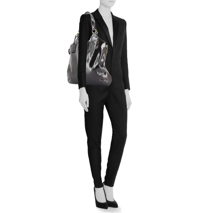 Yves Saint Laurent bolso de mano Tribute en charol marrón - Detail D1