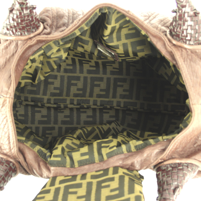 Fendi Spy handbag in brown grained leather - Detail D2