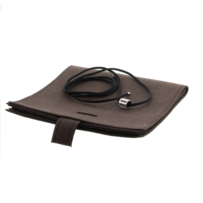 Colgante Chaumet Class One en oro blanco y caucho negro - Detail D2