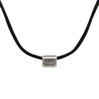 Ciondolo Chaumet Class One in oro bianco e caucciù nero