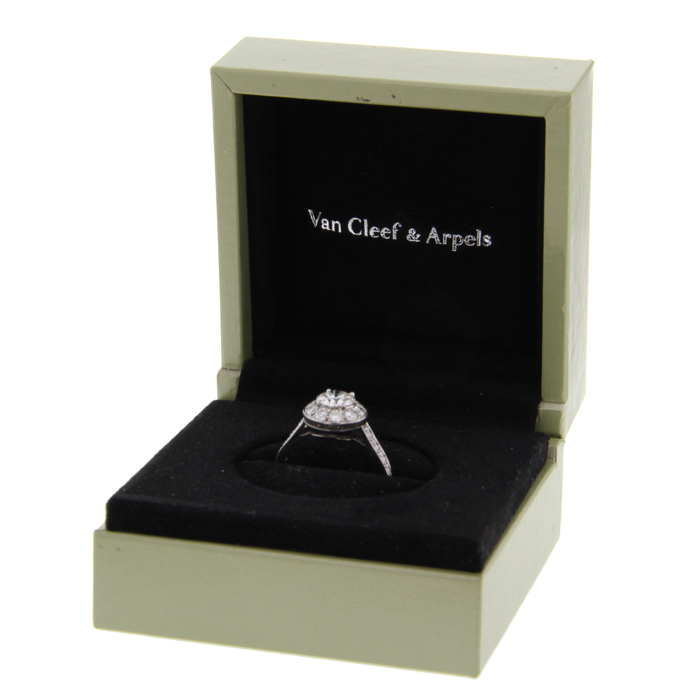 Bague Van Cleef & Arpels en platine et diamants et en diamant - Detail D5