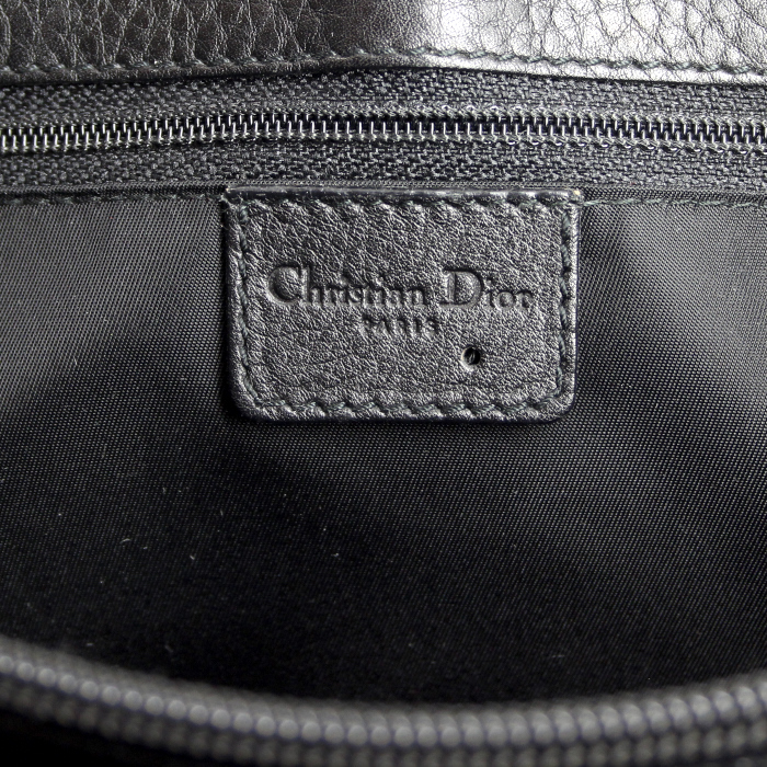 Dior handbag in black leather - Detail D4