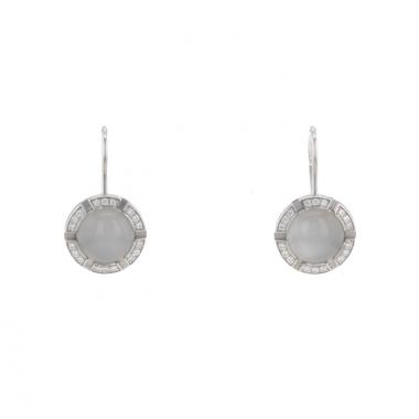 Paire de boucles d'oreilles Chaumet Class One Croisière en or blanc et diamants et en pierre de lune argentée