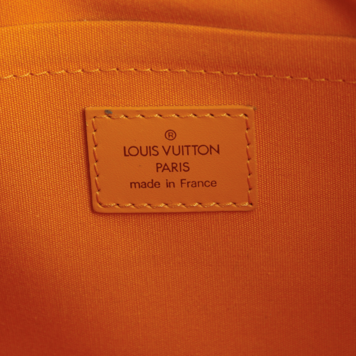 Bolso de mano Louis Vuitton en cuero Epi naranja - Detail D4