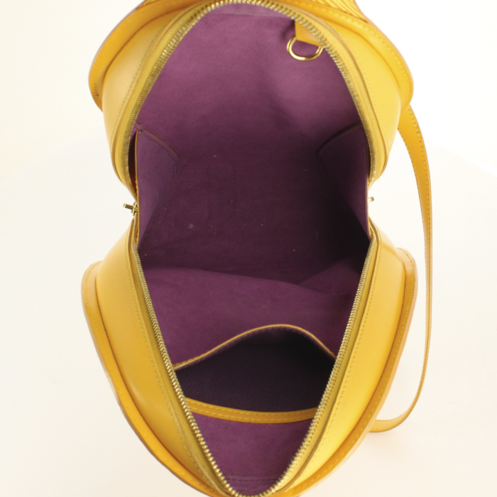 Louis Vuitton Mabillon backpack in yellow epi leather - Detail D2