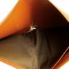 Portafogli Louis Vuitton in pelle Epi marrone - Detail D2 thumbnail