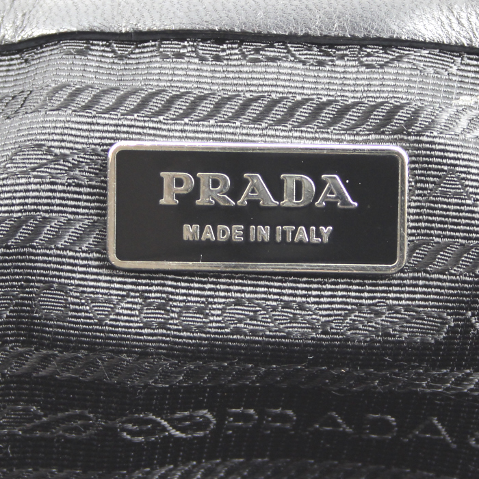 Sac à main Prada en cuir noir - Detail D3