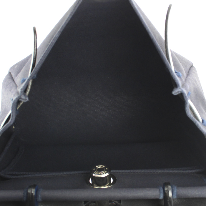 Hermes Herbag handbag in dark blue canvas and dark blue leather - Detail D4
