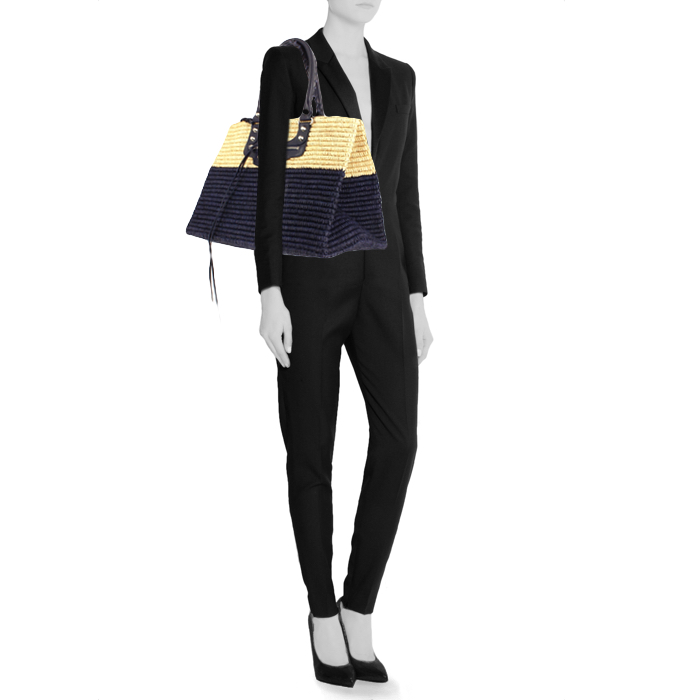 Balenciaga handbag in beige and blue bicolor wicker - Detail D1