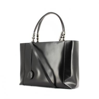 Handbag in black patent leather