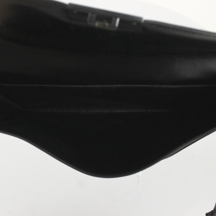 Bolsito de mano Hermes en cuero box negro - Detail D2