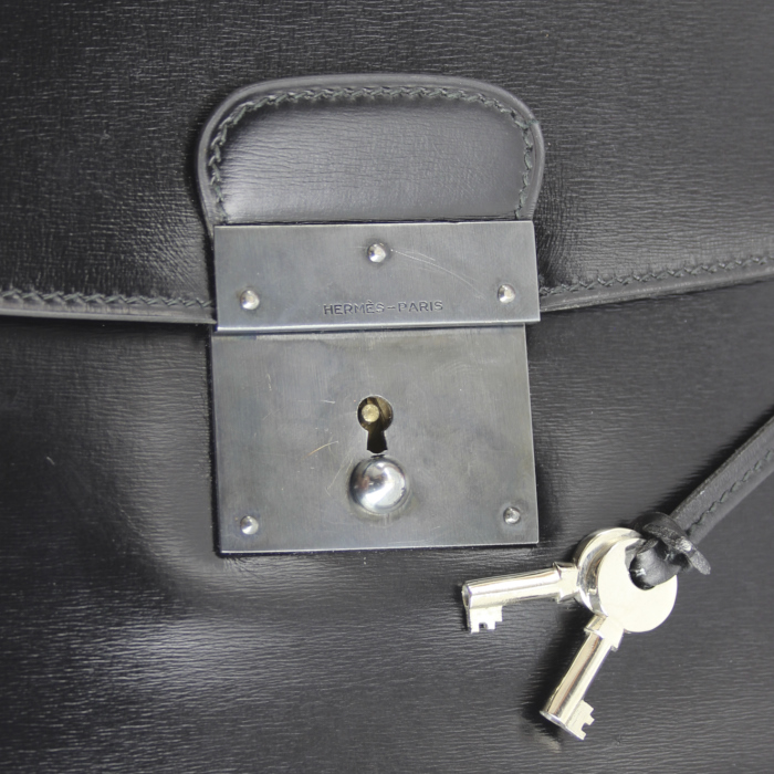 Bolsito de mano Hermes en cuero box negro - Detail D4