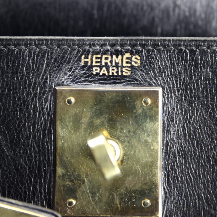 Bolso de mano Hermes Kelly 28 cm en cuero box negro - Detail D4