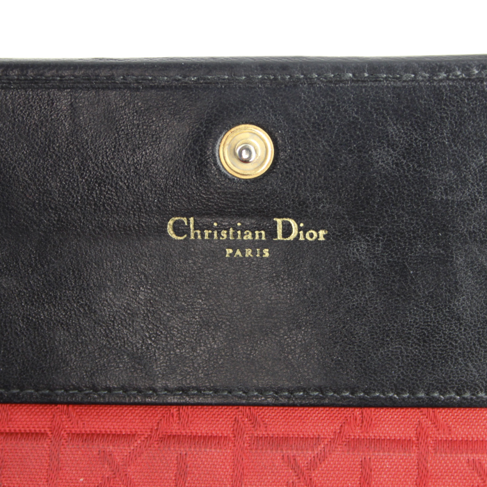 Portefeuille Dior en cuir matelassé noir - Detail D5