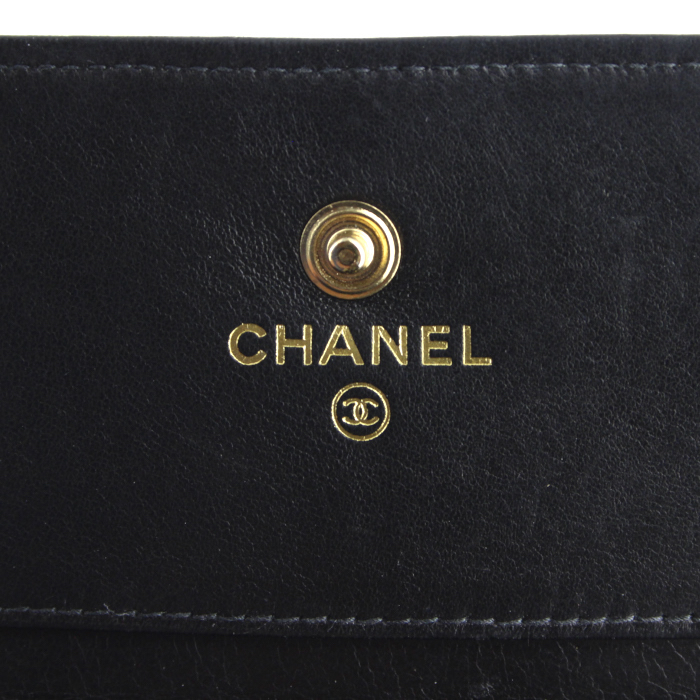 Monedero Chanel en cuero granulado negro - Detail D3