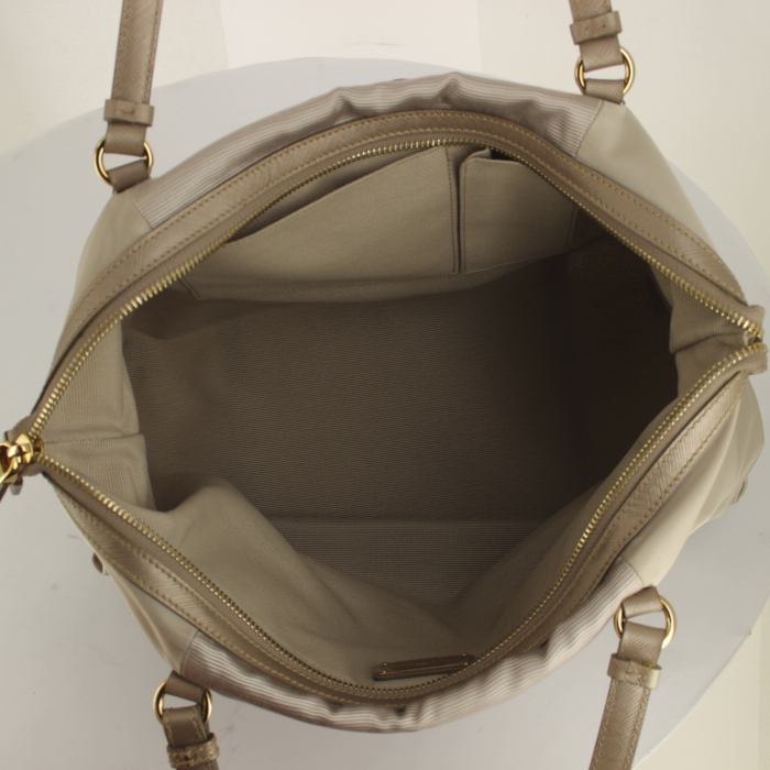 Shopping bag Salvatore Ferragamo in tela e pelle beige - Detail D2