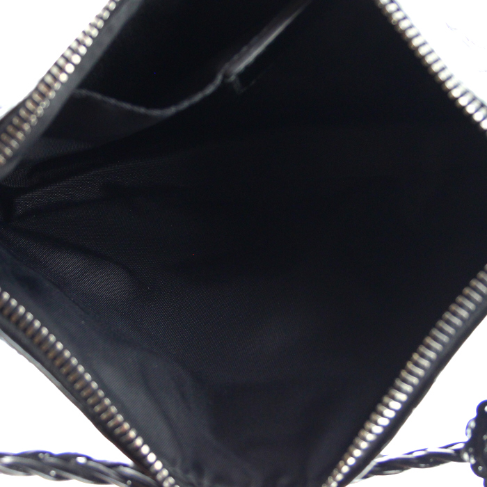 Bolso de mano Dior en charol negro - Detail D2