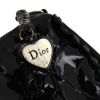 Sac à main Dior en cuir vernis noir - Detail D5 thumbnail
