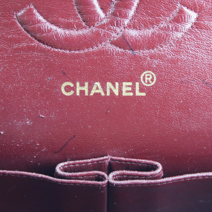 Chanel Timeless handbag in brown quilted leather - Detail D4