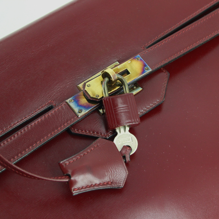 Bolso de mano Hermes Monaco en cuero box color burdeos - Detail D2