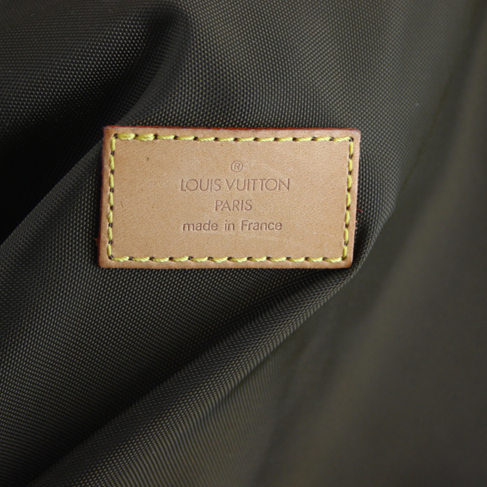 Funda protectora para ropa Louis Vuitton en lona Monogram y cuero natural - Detail D5