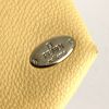 Bolsito de mano Fendi en cuero granulado beige crudo - Detail D4 thumbnail