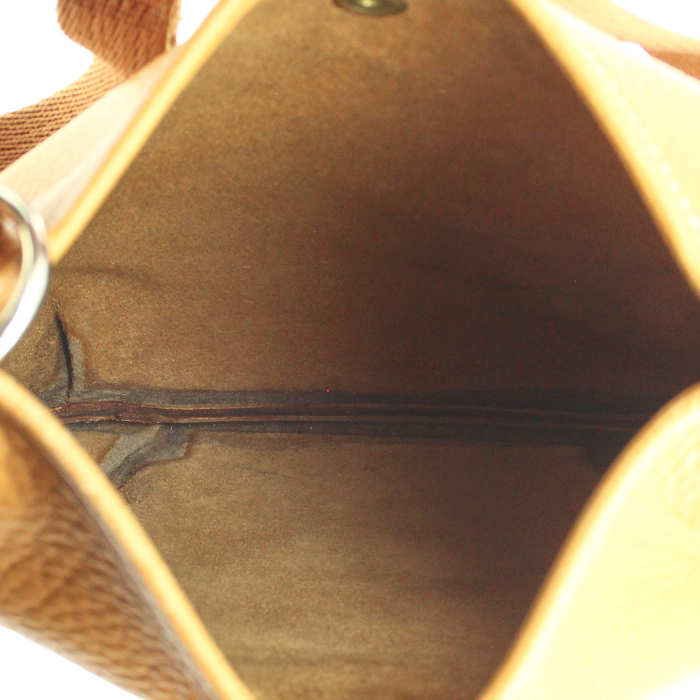Hermes handbag in brown grained leather - Detail D2