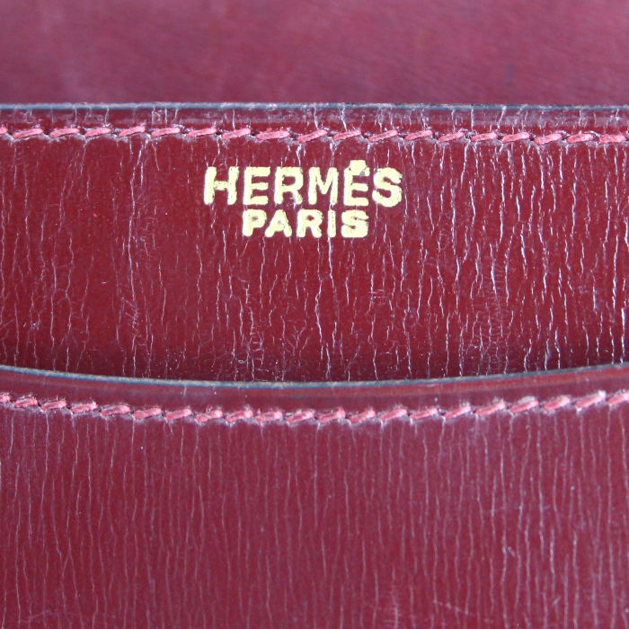 Bolso de mano Hermes Ring en cuero color burdeos - Detail D4