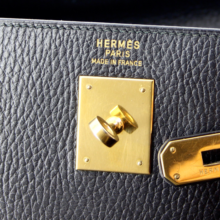 Bolso de mano Hermes Kelly en cuero Fjord negro - Detail D4