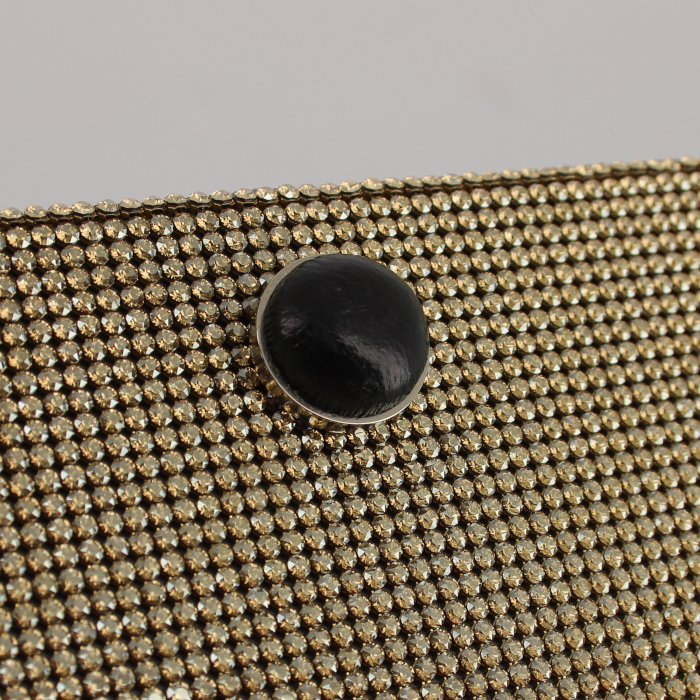 Sac/pochette Armani en perle de métal dorée - Detail D4