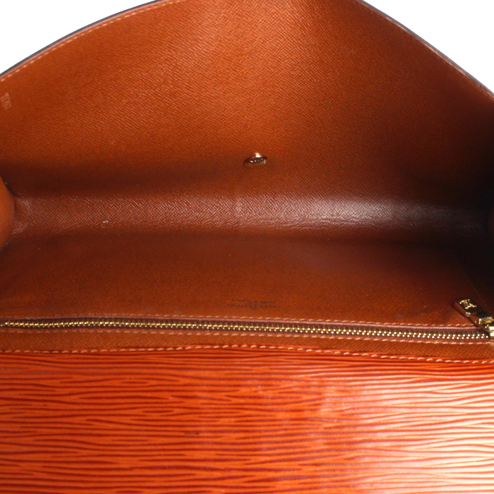 Louis Vuitton pouch in brown epi leather - Detail D2