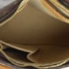 Sac à main Louis Vuitton Looping en toile monogram et cuir naturel - Detail D2 thumbnail