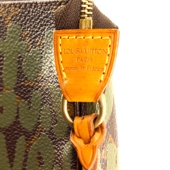 Louis Vuitton pouch in monogram canvas and natural leather - Detail D3