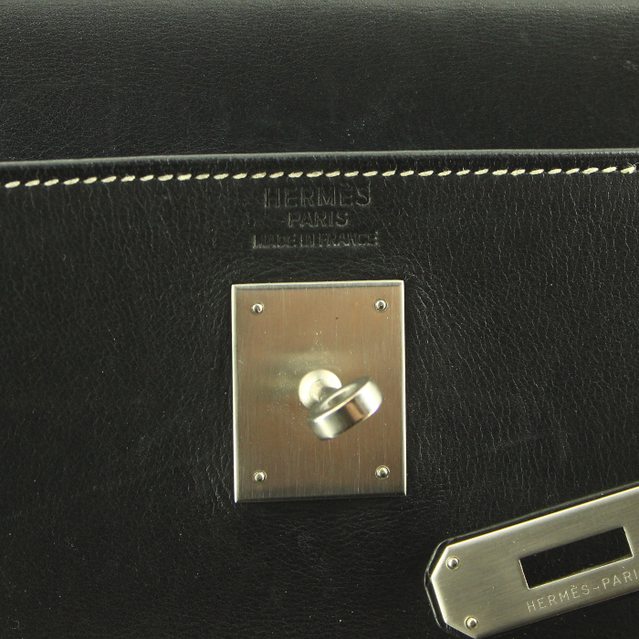 Hermes Kelly 35 cm handbag in black Barenia leather - Detail D4