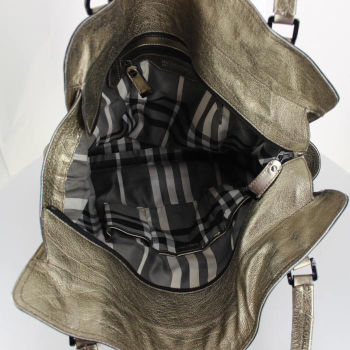 Burberry handbag in gilt leather - Detail D2