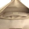 Borsa/pochette Louis Vuitton Montaigne in pelle Epi color crema - Detail D2 thumbnail