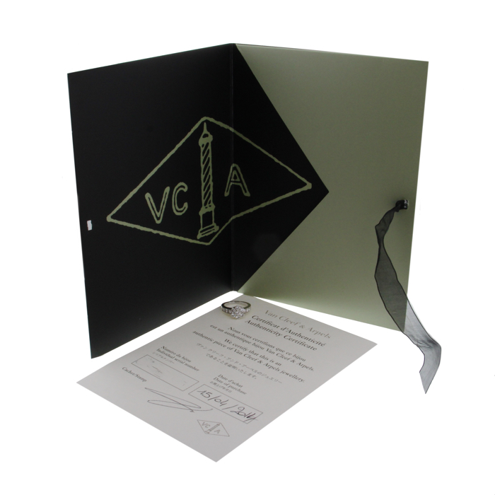 Sortija Van Cleef & Arpels Fleurette modelo grande en oro blanco y diamantes - Detail D2