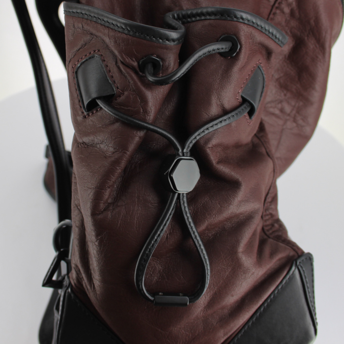 Mochila Alexander Wang en cuero negro y color burdeos - Detail D4