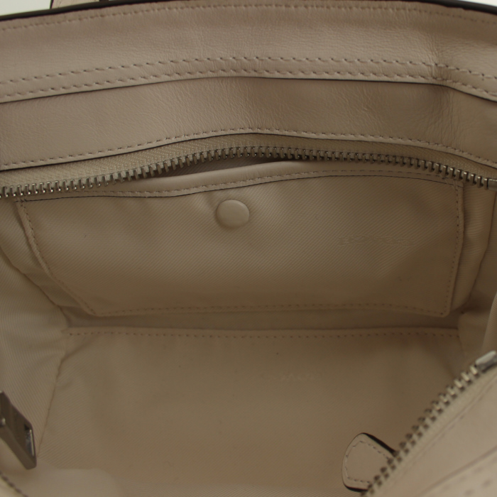 Sac à main Coach en cuir grainé gris - Detail D5