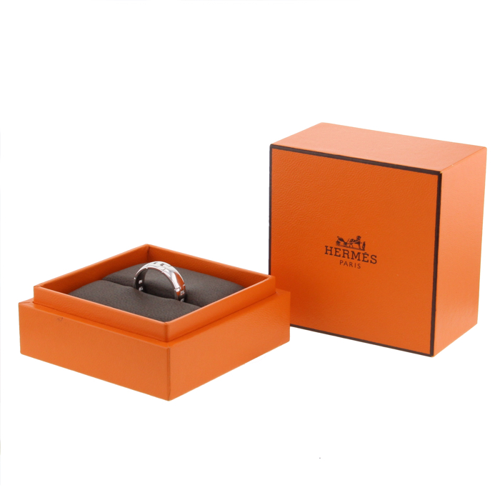 Bague bandeau Hermes en or blanc - Detail D2