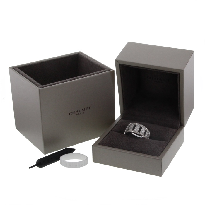 Anello Chaumet Class One modello grande in oro bianco,  diamanti e caucciù - Detail D2