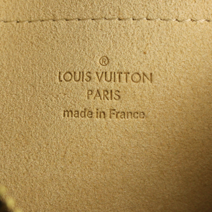 Pochette Louis Vuitton Milla en toile monogram et cuir naturel - Detail D3